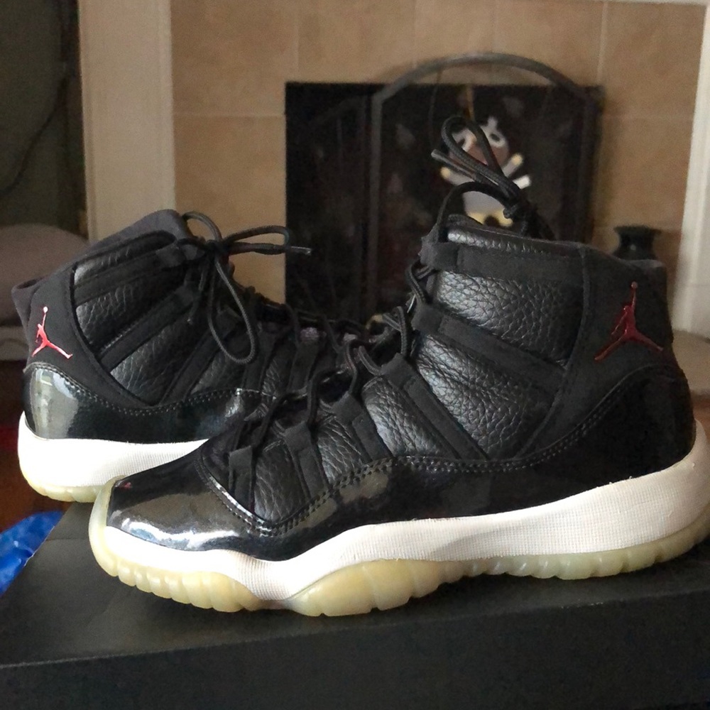Jordan 11  72/10